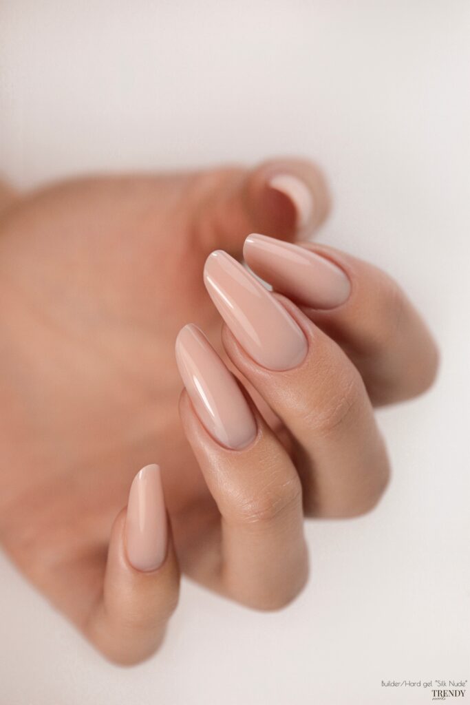 Builder Gel in a Bottle Hard Gel Silk Nude 2